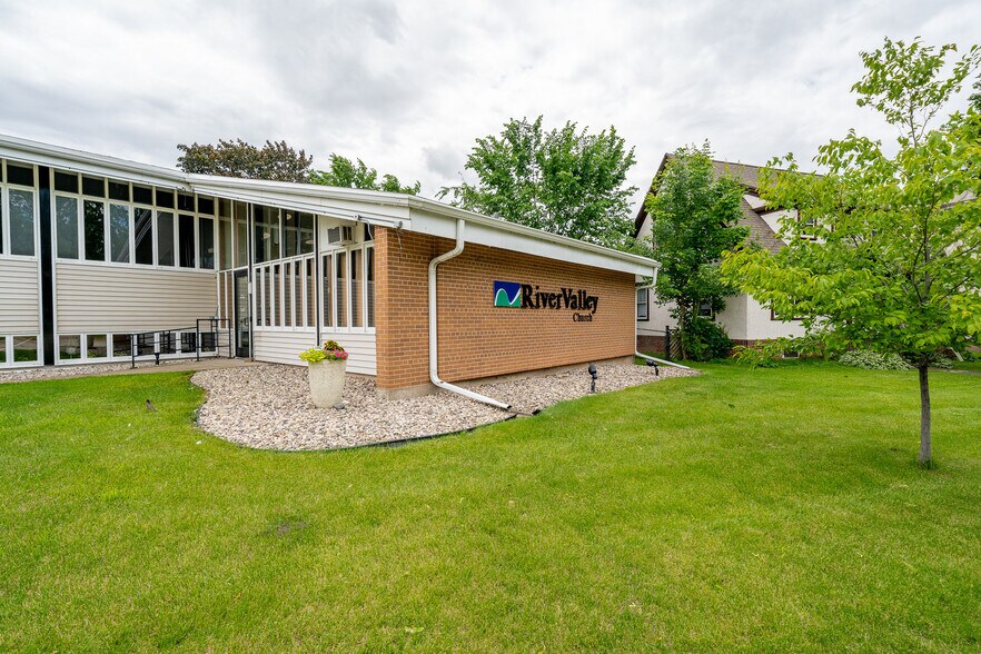 More Photos Of 1331 High Ave, Oshkosh Religious Facility For Sale