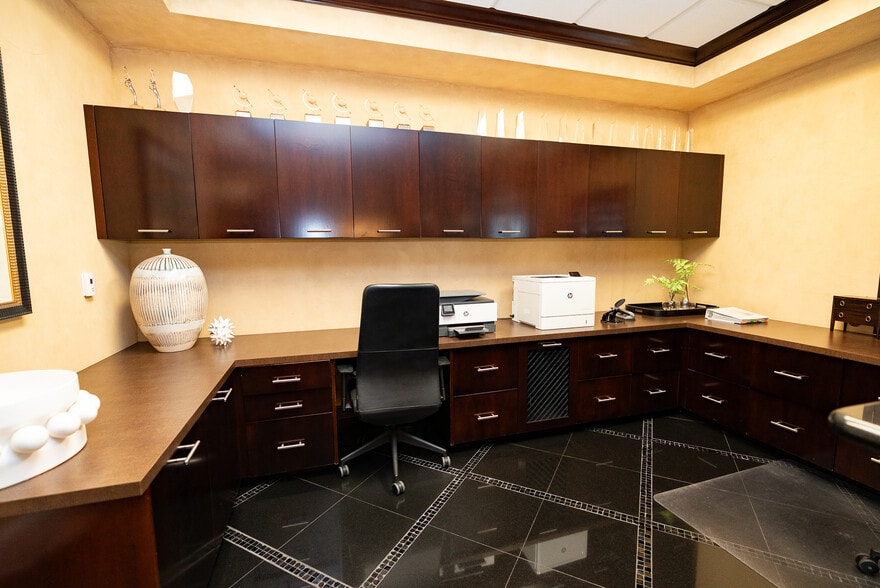 More Photos Of 102 NW 100th Ave, Plantation Medical For Sale
