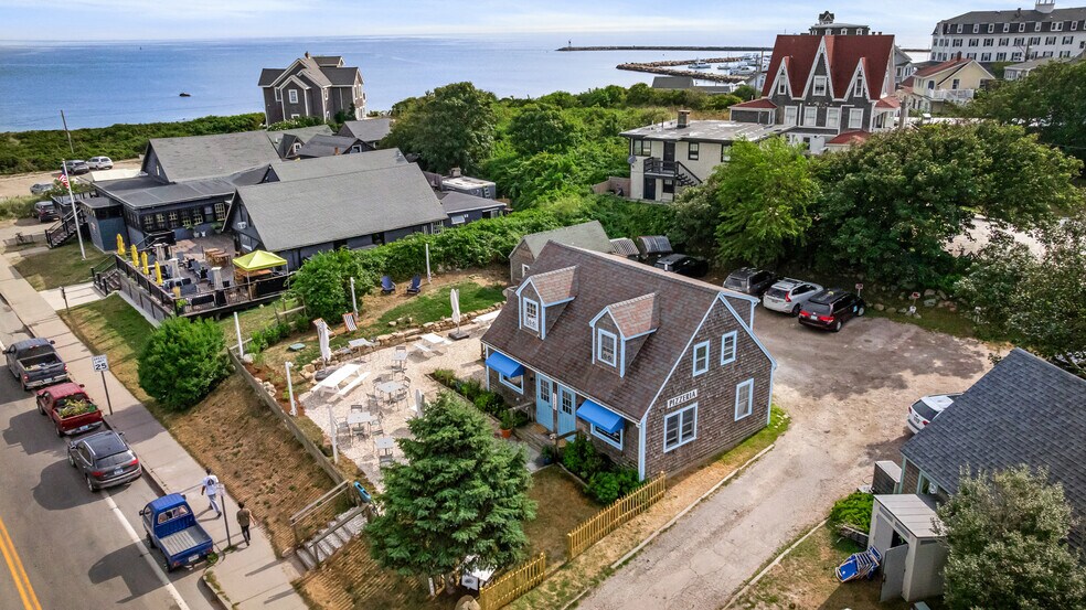 More Photos Of 442 Dodge St, New Shoreham Freestanding For Sale