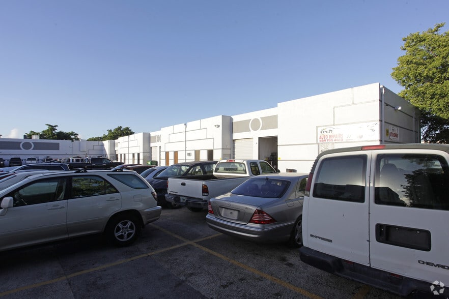 More Photos Of 1900 NW 33rd St, Pompano Beach Warehouse For Lease