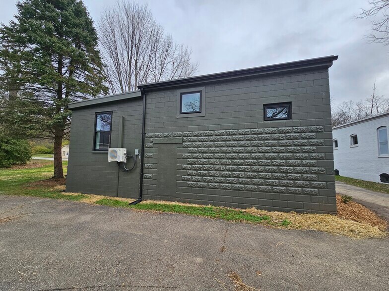 More Photos Of 6229 Cincinnati Brookville Rd, Okeana Storefront Retail Office For Sale