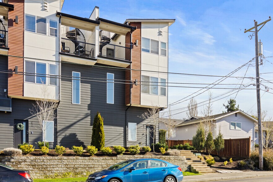 More Photos Of 8524 19th St W, Tacoma Apartments For Sale