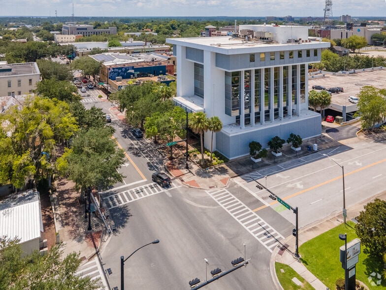 More Photos Of 104 N Main St, Gainesville Office For Lease