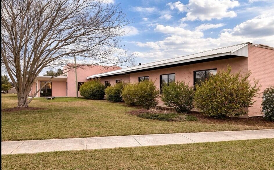 More Photos Of 20370 NE Burns Ave, Blountstown Healthcare For Sale