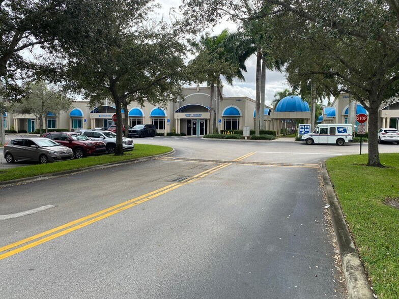 More Photos Of 2800 W State Road 84, Fort Lauderdale Showroom For Sale