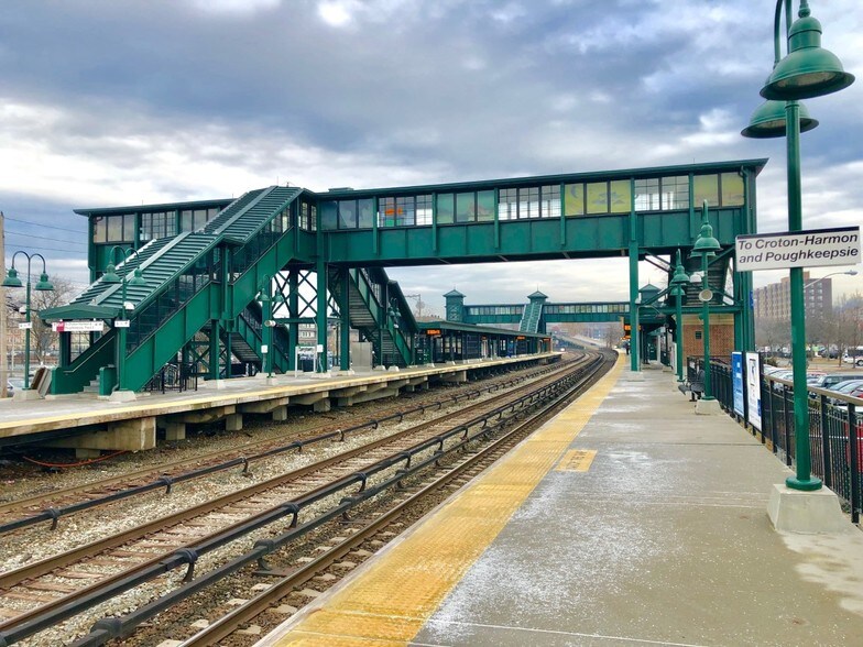 More Photos Of 29 S Depot Plz, Tarrytown Warehouse For Lease