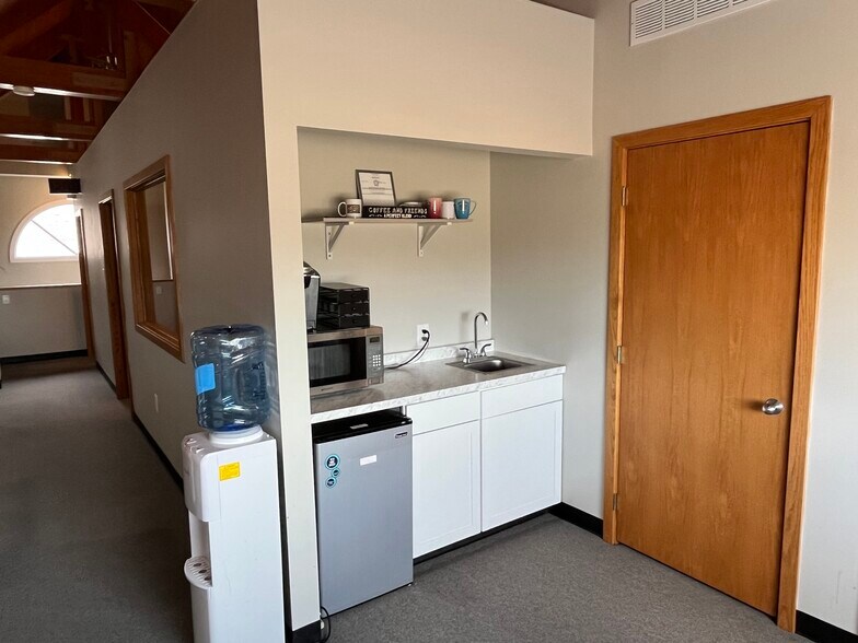 More Photos Of 174 N Main St, Dublin Office For Lease