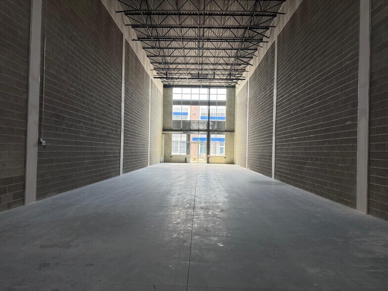 More Photos Of 95 Inspire Blvd, Brampton Warehouse For Sale