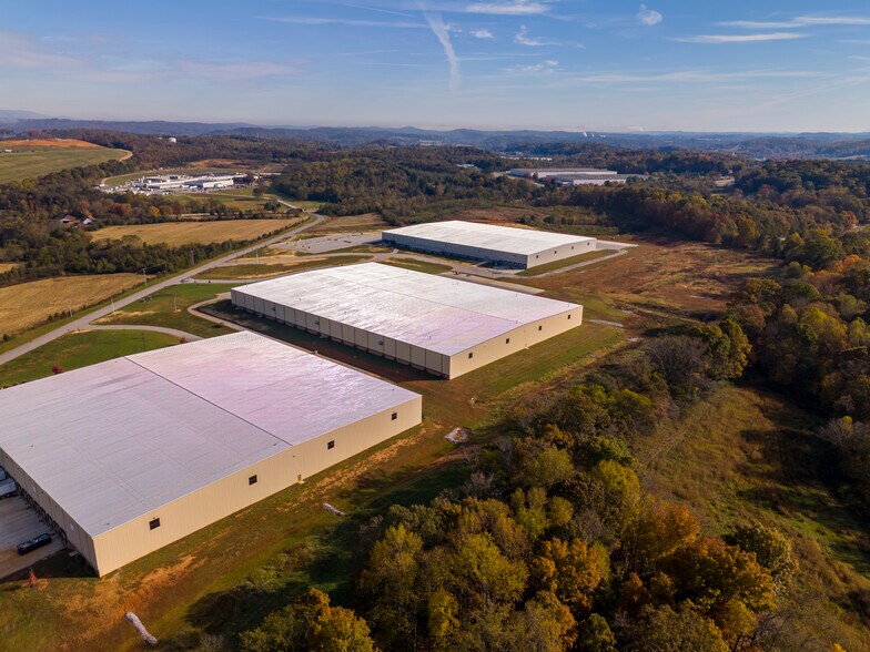 More Photos Of 2677 Huntington Park Dr, Loudon Warehouse For Lease