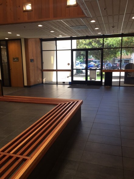 More Photos Of 190 S Orchard Ave, Vacaville Office For Lease