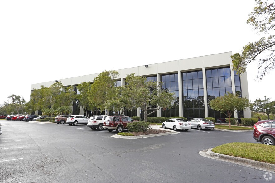 More Photos Of 877 Executive Center Dr W, Saint Petersburg Office For Lease