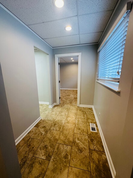 More Photos Of 5857 Kellogg Ave, Cincinnati Office For Lease