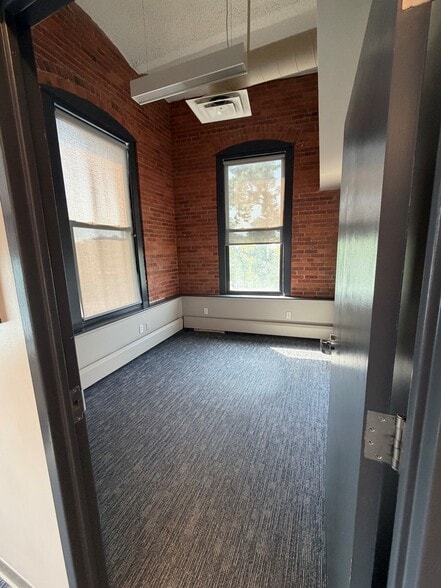 More Photos Of 4 Commercial St, Rochester Loft Creative Space For Lease