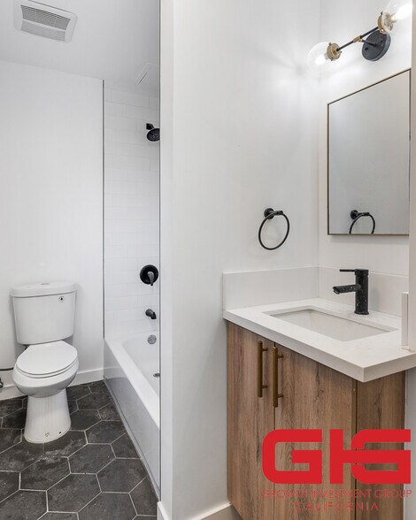 More Photos Of 521 E Live Oak Ave, Arcadia Apartments For Sale