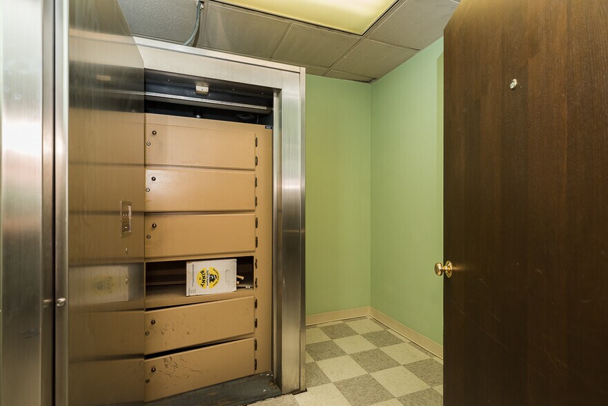 More Photos Of 212 S Main St, Graham General Retail For Sale