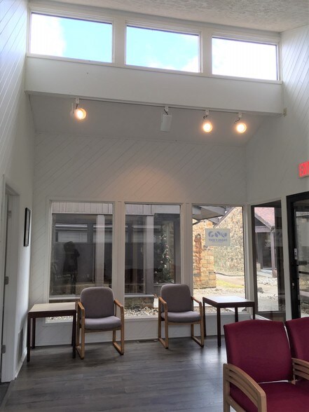 More Photos Of 3200 Sycamore Ct, Columbus Medical For Sale