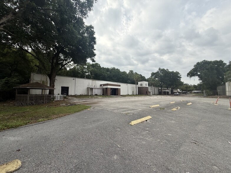 More Photos Of 7725 N Orange Blossom Trl, Orlando Warehouse For Sale