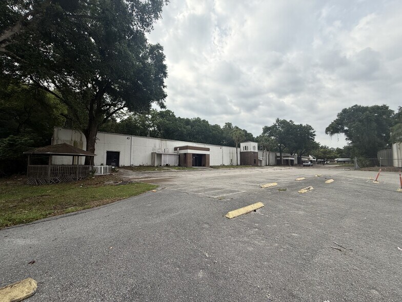 More Photos Of 7725 N Orange Blossom Trl, Orlando Warehouse For Sale