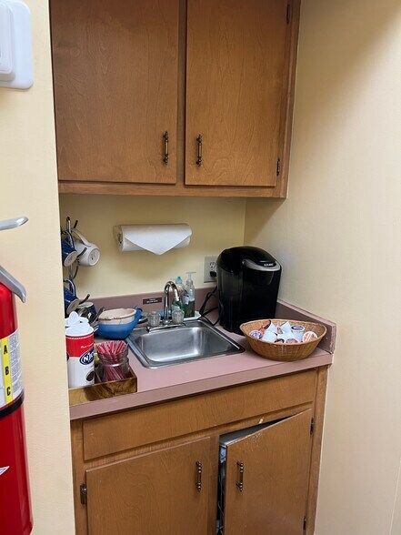 More Photos Of 3580 Habersham At Northlake, Tucker Medical For Sale