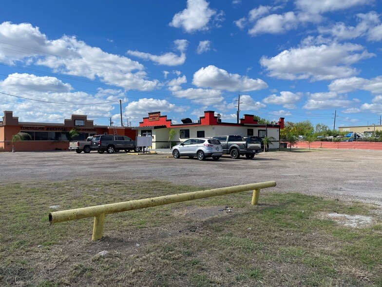 Primary Photo Of 100-109 Old Robstown Rd, Corpus Christi General Retail For Sale