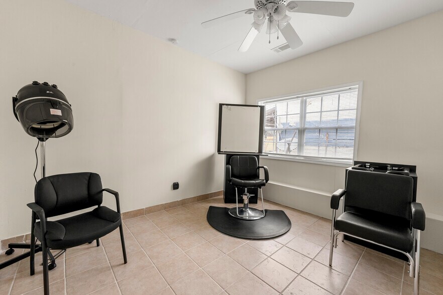 More Photos Of 1181 SW Lee St, Atlanta Office For Sale