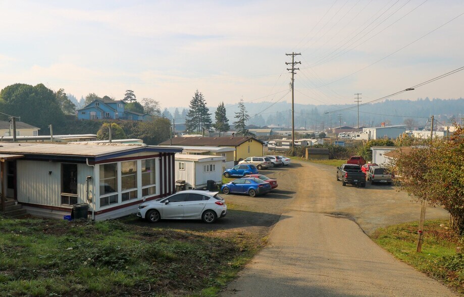 More Photos Of 93531 Coal Bank Ln, Coos Bay Manufactured Housing Mobile Home Park For Sale