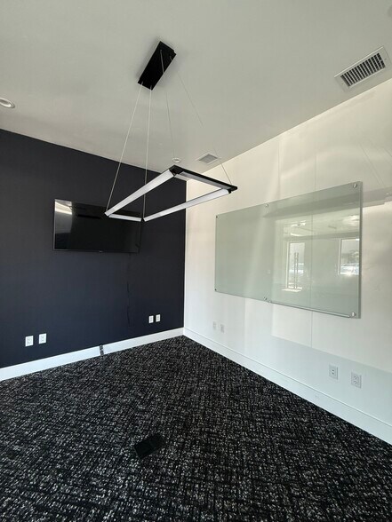 More Photos Of 101 McHenry Ave, Modesto Freestanding For Lease