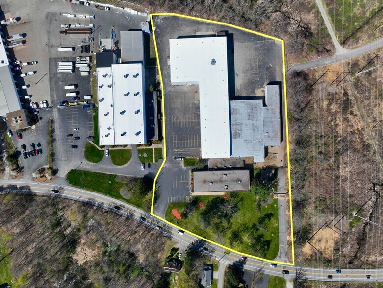 More Photos Of 1537 Grafton Rd, Millbury Warehouse For Lease