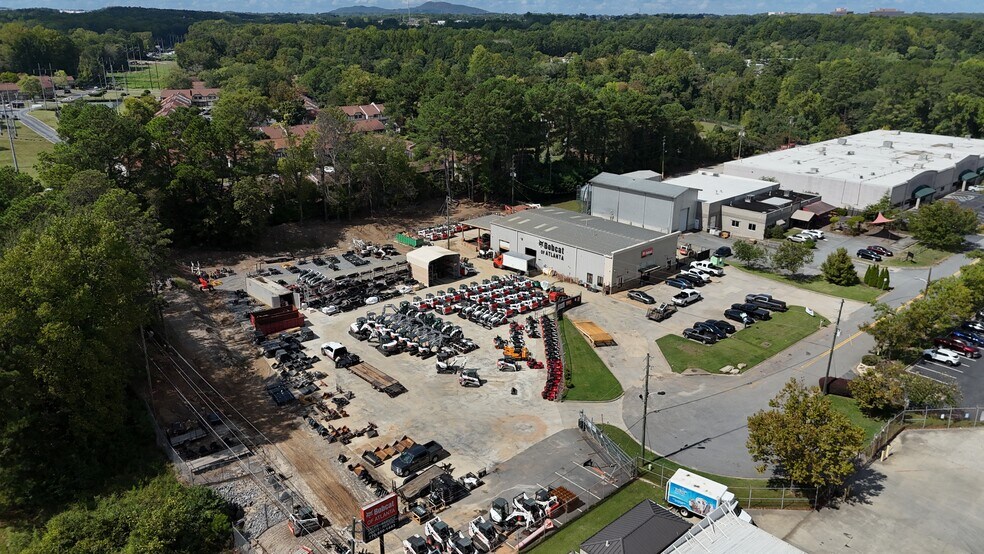 More Photos Of 2006 Delk Industrial Blvd SE, Marietta Warehouse For Lease