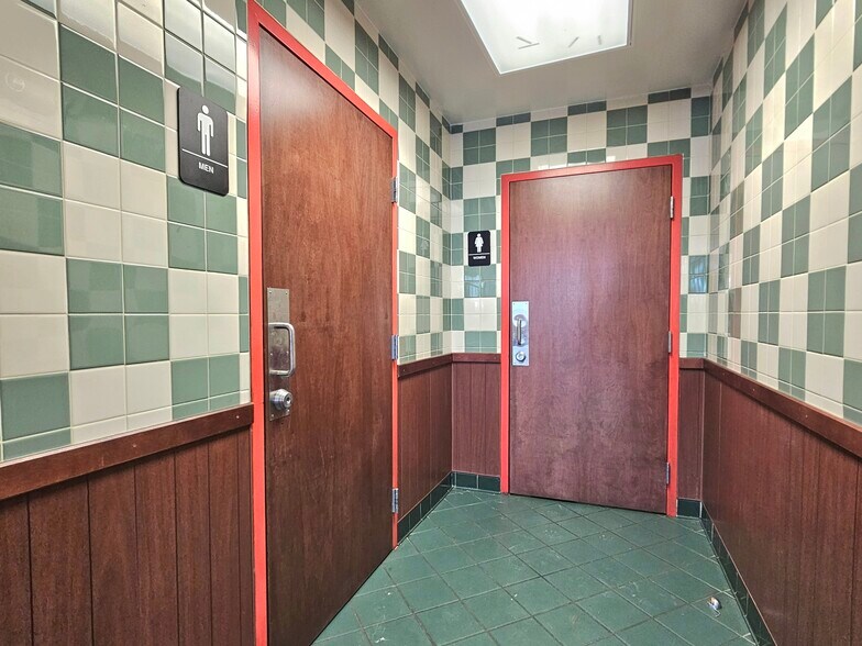 More Photos Of 855 W Cook St, Manteno Restaurant For Sale