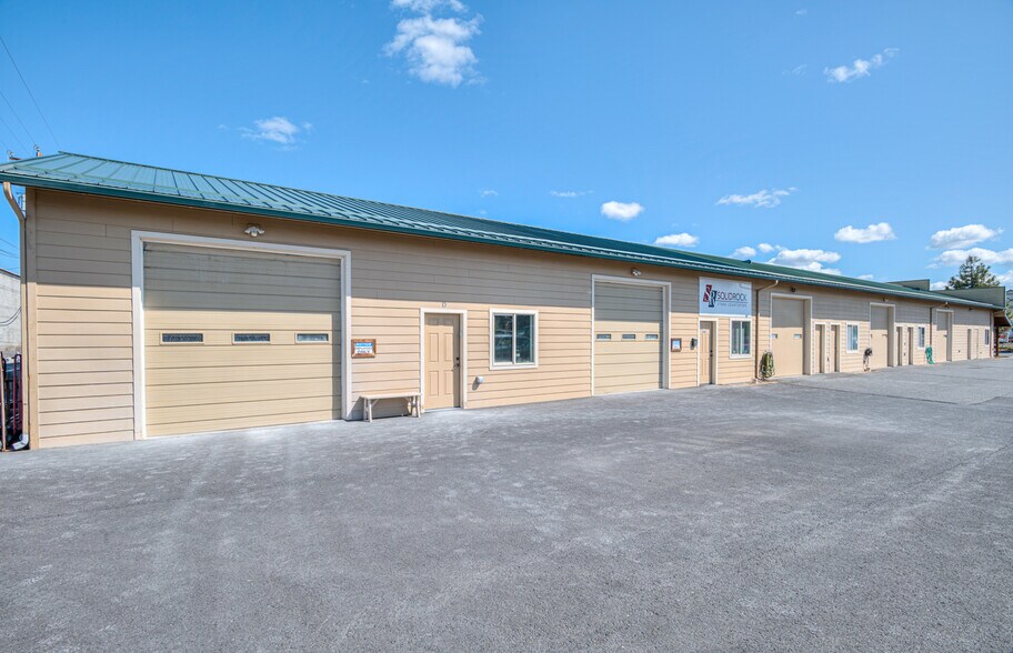More Photos Of 723 N Curtis Ct, Sisters Industrial For Sale