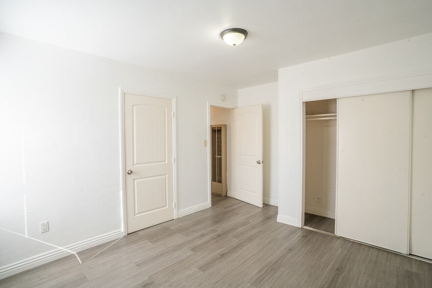 More Photos Of 242 E Del Amo Blvd, Long Beach Multifamily For Sale