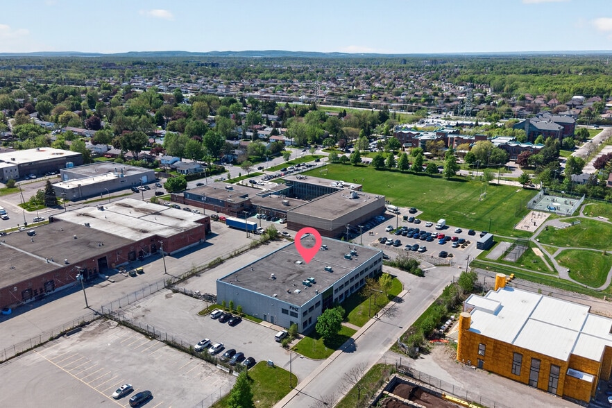 More Photos Of 30 Rue Montrose, Dollard-des-Ormeaux Warehouse For Sale