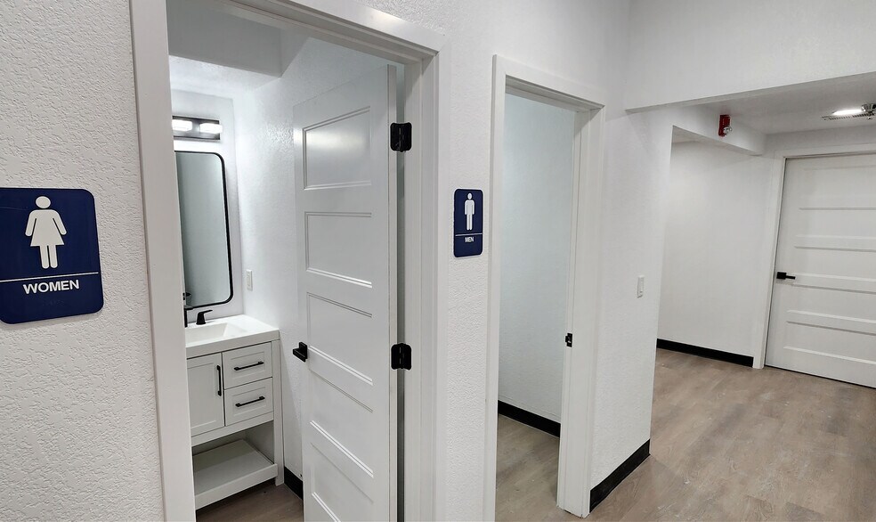 More Photos Of 42 Garden Ctr, Broomfield Office For Lease