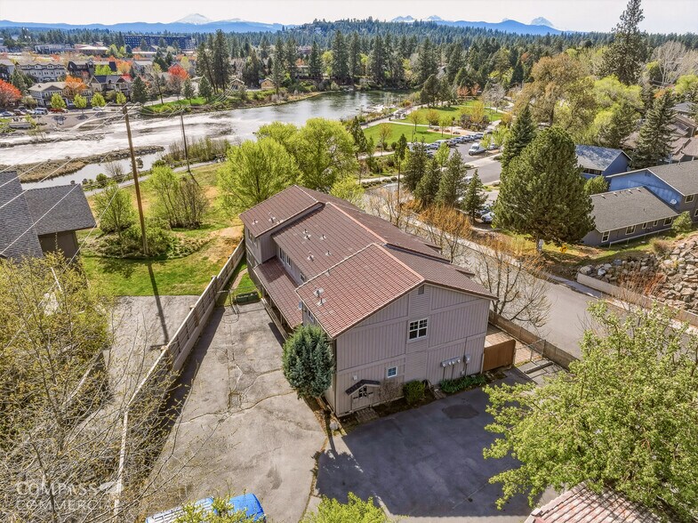 More Photos Of 931 NW Carlon Ave, Bend Multifamily For Sale