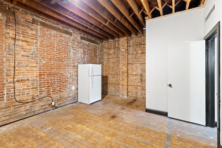 More Photos Of 120 E Forsyth St, Jacksonville Unknown For Lease