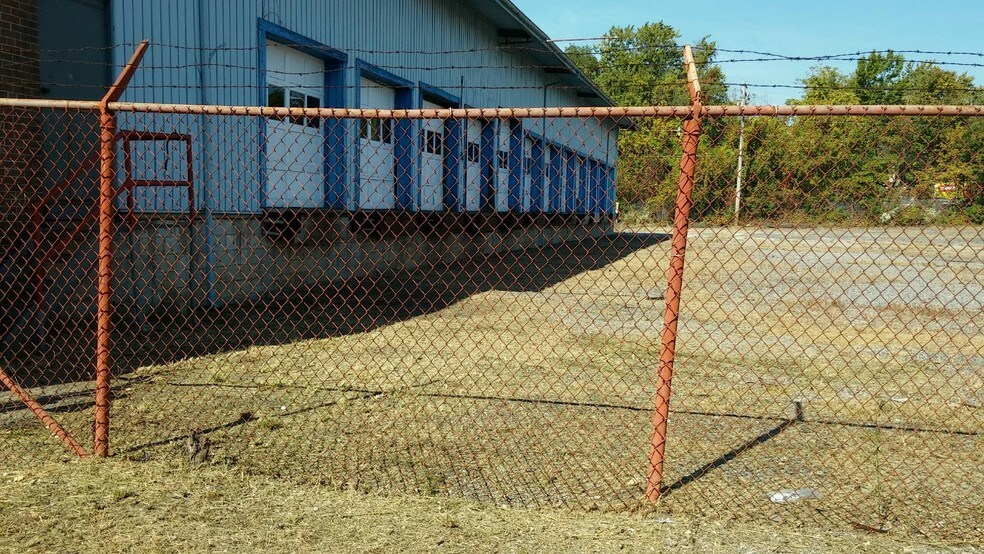 More Photos Of 2324 Eskow Ave, Halethorpe Warehouse For Lease