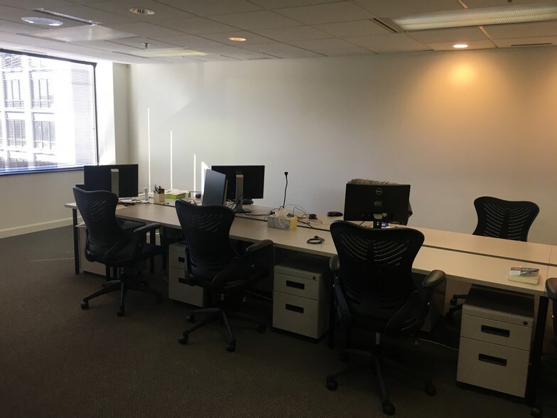 More Photos Of 344 N Old Woodward Ave, Birmingham Office For Lease