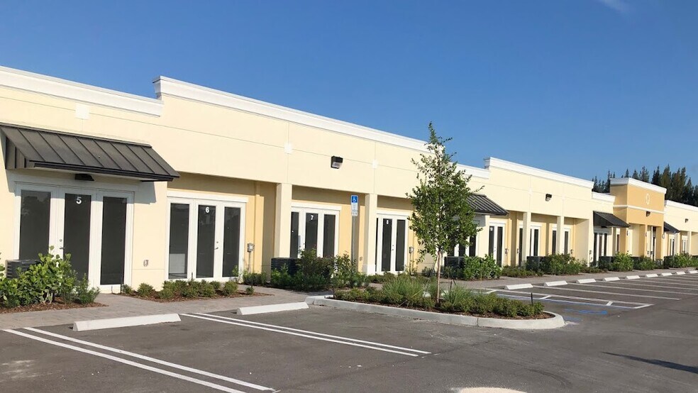 More Photos Of 330 NW Enterprise Dr, Port Saint Lucie Showroom For Lease