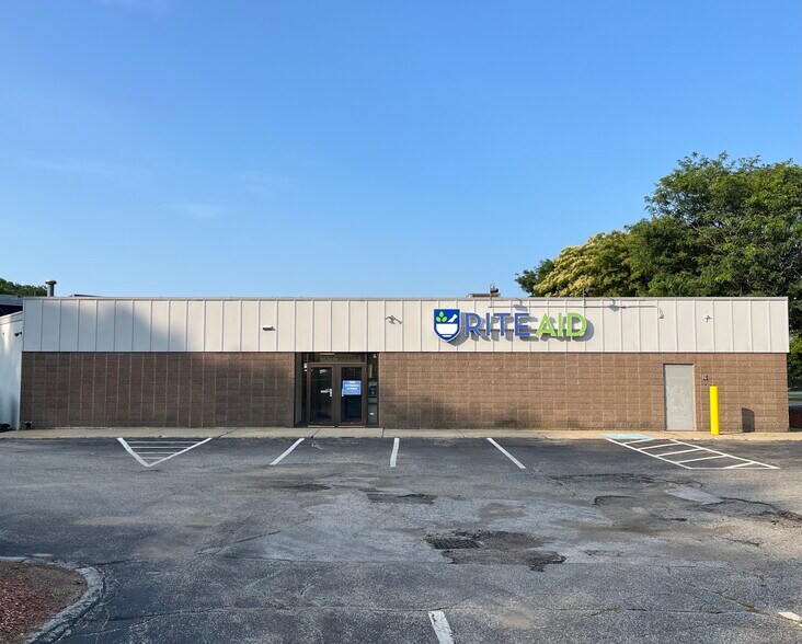 More Photos Of 53 Hooksett Rd, Manchester Freestanding For Lease