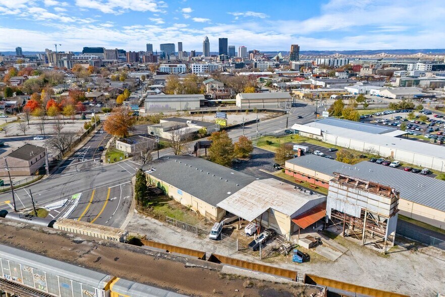 More Photos Of 335 Baxter Ave, Louisville Warehouse For Lease