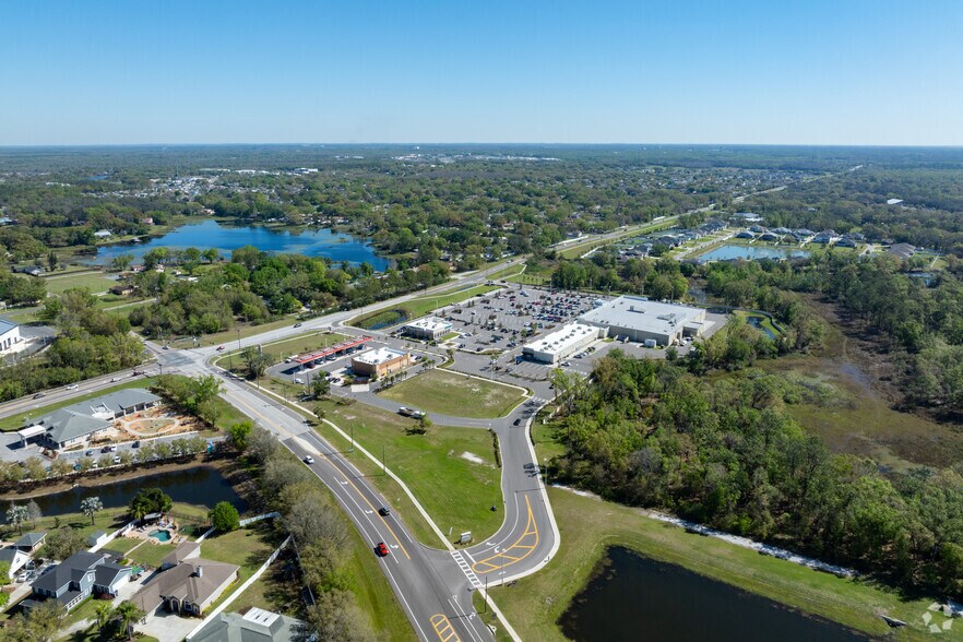 More Photos Of 2741-2801 E County Line Rd, Lutz General Retail For Lease