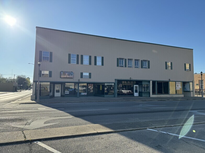 Primary Photo Of 107 N Main St, Kennett Flex For Sale
