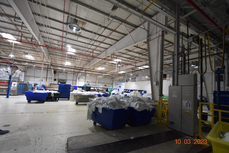 More Photos Of 956 N Broadway St, Greenville Distribution For Sale