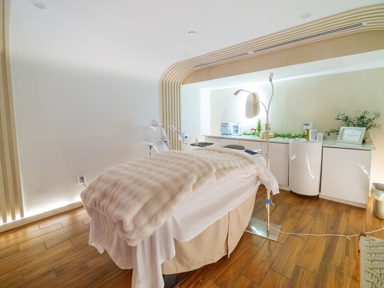 More Photos Of 100 Northampton St, Easton Apartments For Sale