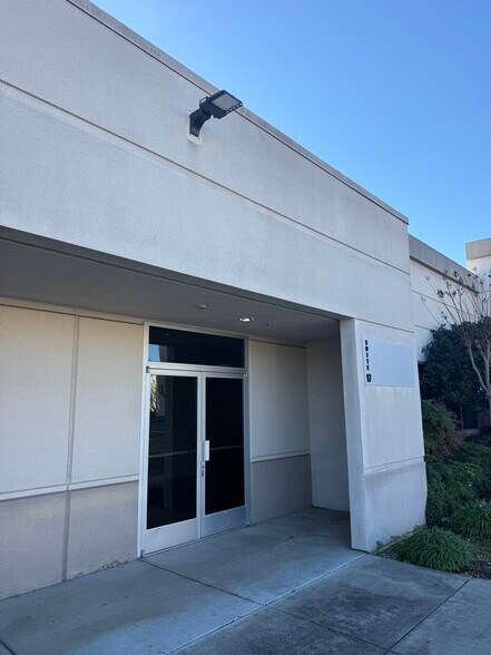 More Photos Of 2526 Qume Dr, San Jose Light Distribution For Lease