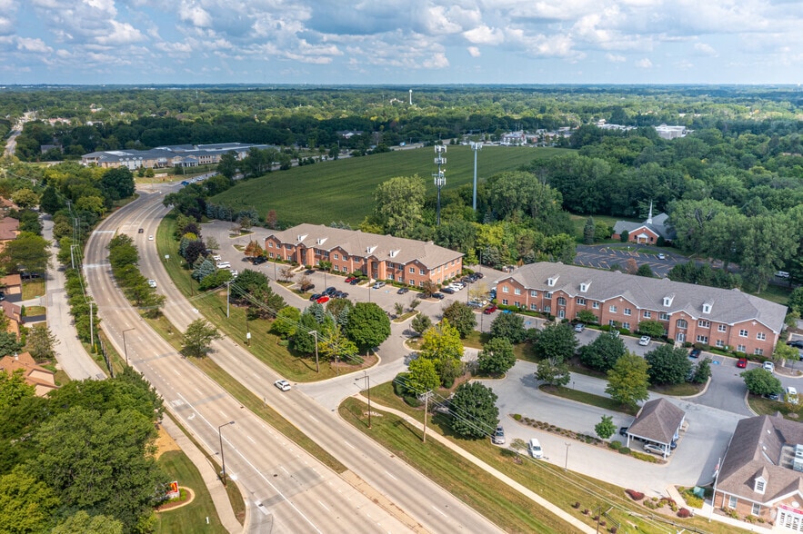 More Photos Of 1421-1431 McHenry Rd, Buffalo Grove Office For Sale