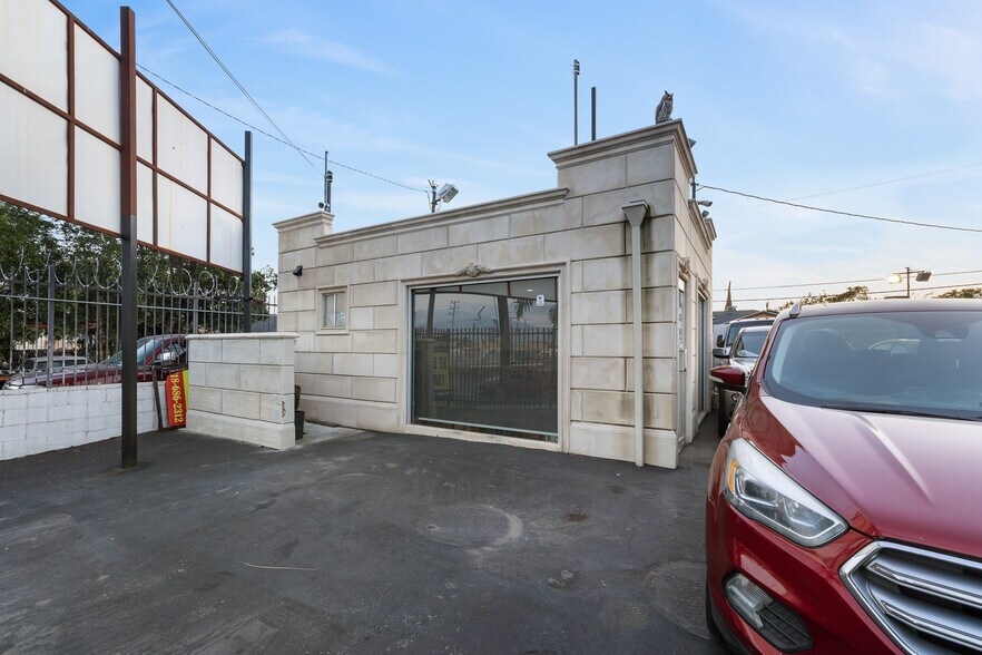 More Photos Of 9979 San Fernando Rd, Pacoima Land For Lease