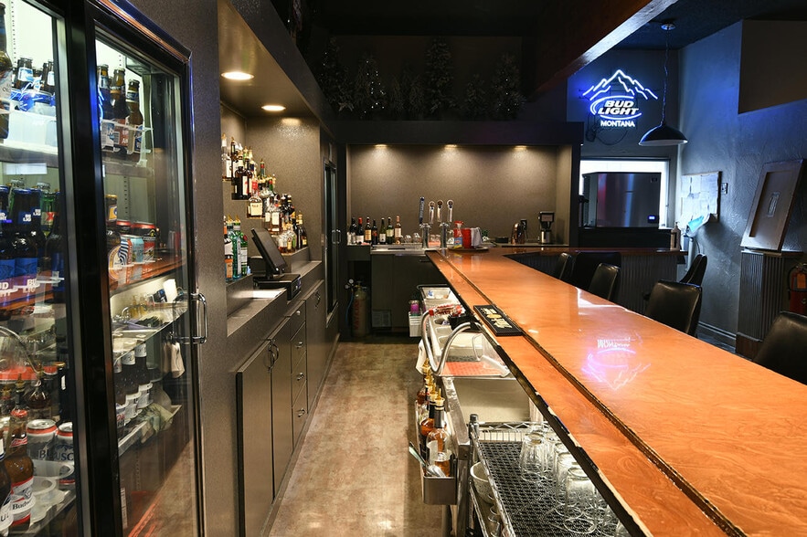 More Photos Of 239 Main St, Shelby Bar For Sale