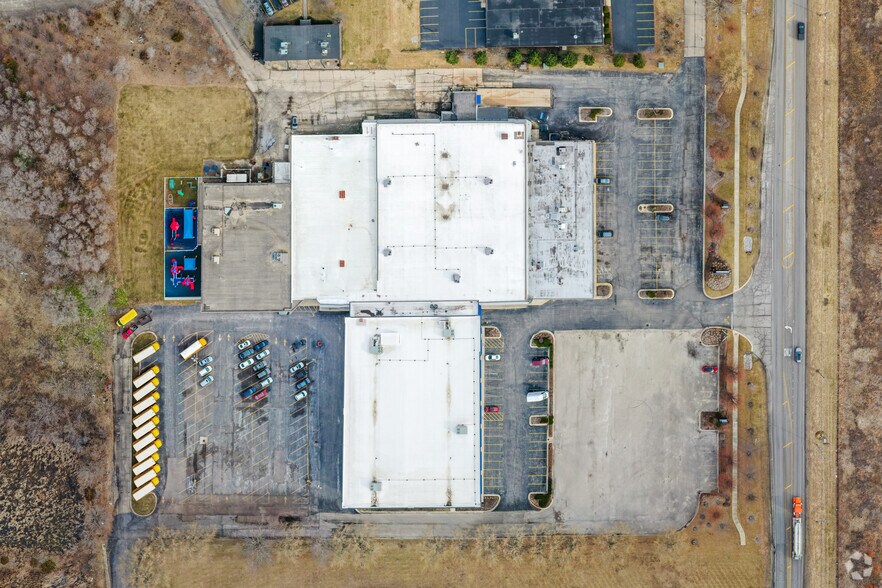 More Photos Of 1650 N Randall Rd, Aurora Self Storage For Lease